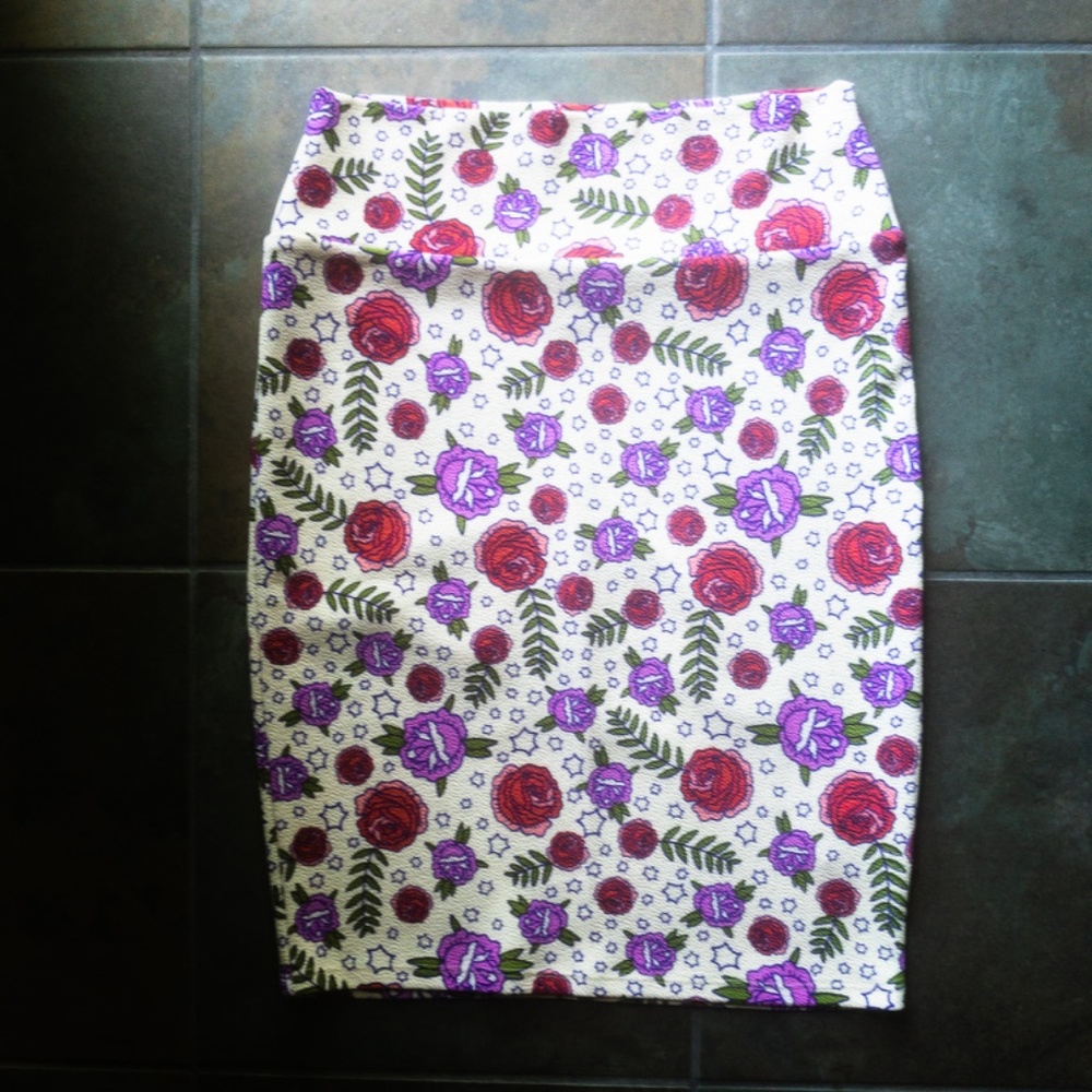 Cream Floral LuLaRoe Cassie